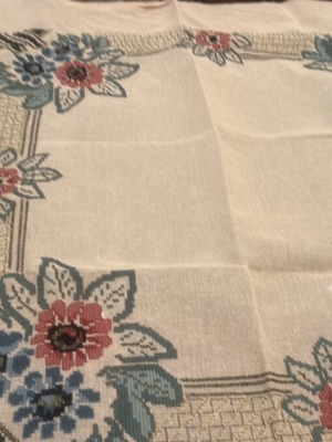 Embroidery tablecloth 80x80 new