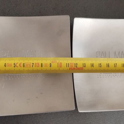 Pall Mall metal ashtrays like new, set of 2 pieces