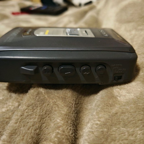 Sony Walkman wm fx171 used, functional am/fm radio and cassette player