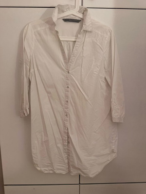 Zara women's white shirt like new, long size M