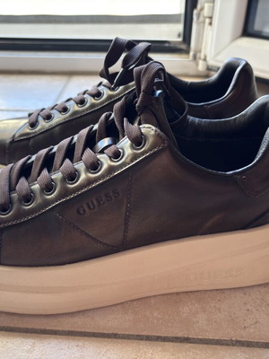 Guess men's sneakers size 40, like new, brown