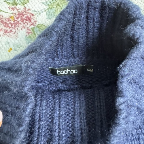 Boohoo navy blue turtleneck sweater, size S/M