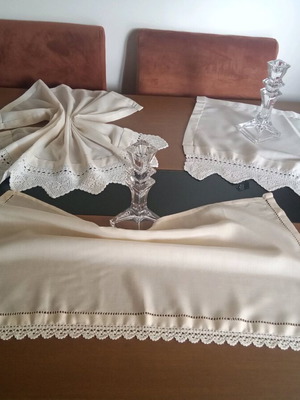 Beige doilies with handmade knitted lace, set of 3, like new