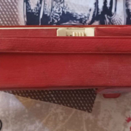 Siemens Taschensuper T2 vintage radio used, red kunstleder