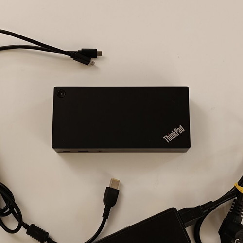 Lenovo USB-C Dock Station with 2 Display Ports like new