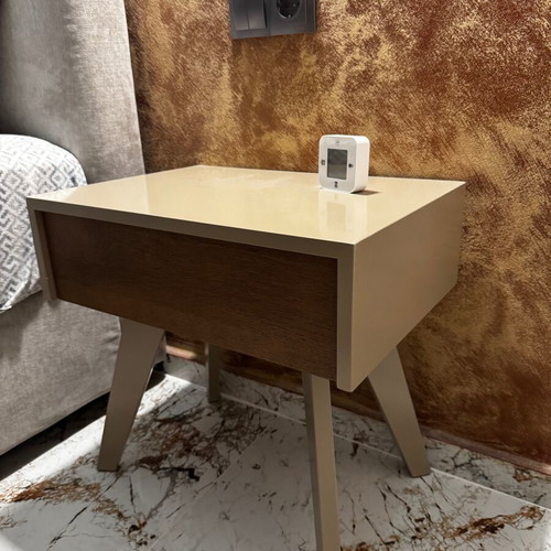 Entos nightstand like new with one drawer