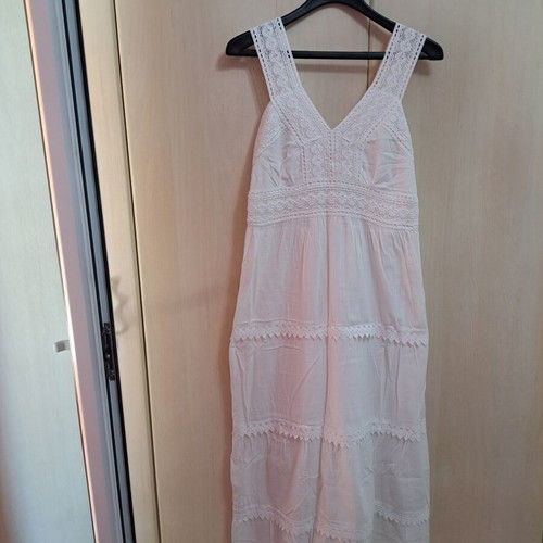 Women's long white dress with lace straps and lining