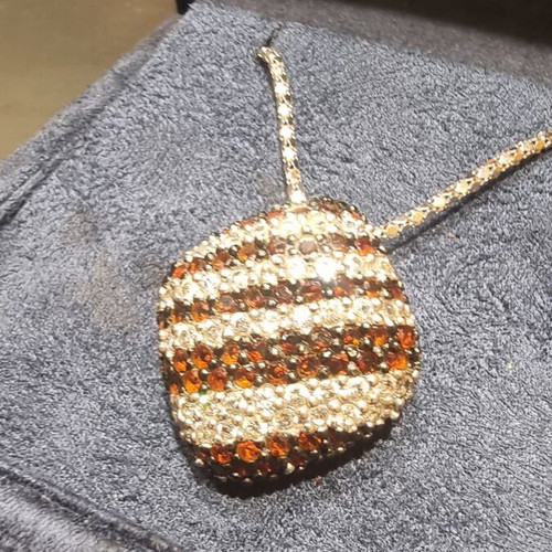 Silver 925 pendant with chain and zircon stones