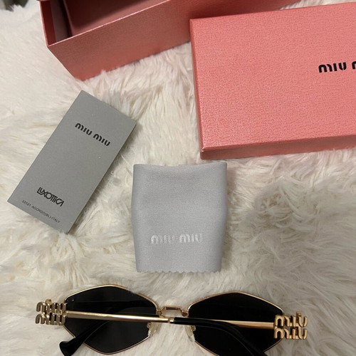 Sunglasses new, black and yellow