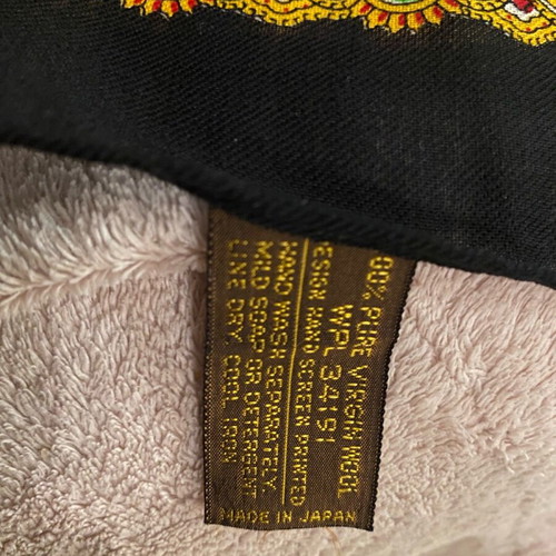 Traditional scarf 100% pure virgin wool new 75x75