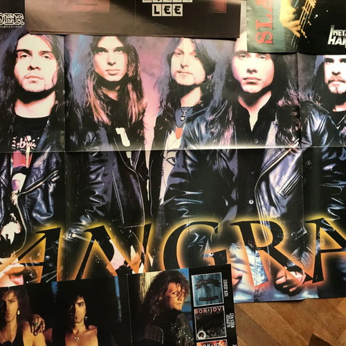 Posters used collectible with Kind Diamond, Bruce Lee, Slayer, Lemmy, Angra, Bon Jovi, Paradise Lost, Blind Guardian, Aris