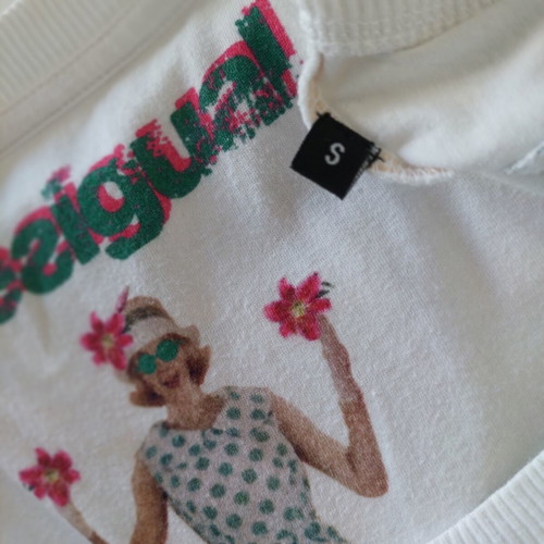 Desigual short-sleeve top small white embroidered design like new
