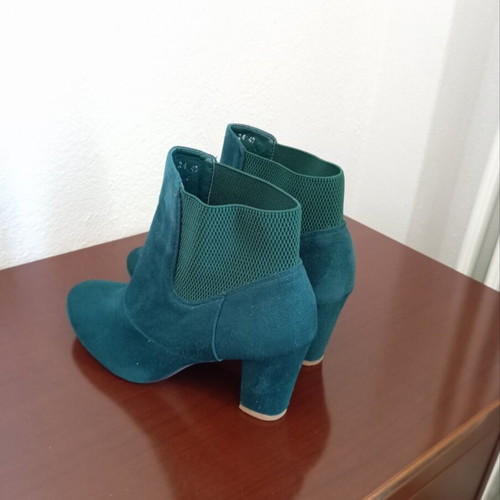 Green Cypress Suede Ankle Boots like new, size 40