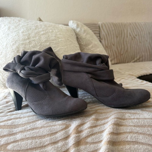 Elite boots gray like new size 38