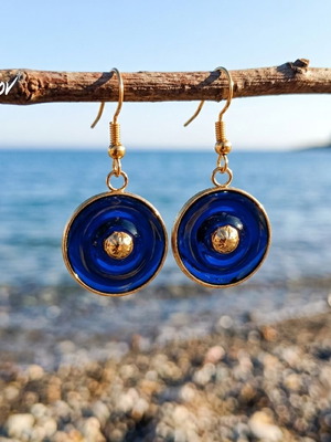 "Bleu Céleste"  ατσάλινα σκουλαρίκια σε χρυσαφί χρώμα με μπλε σμάλτο.