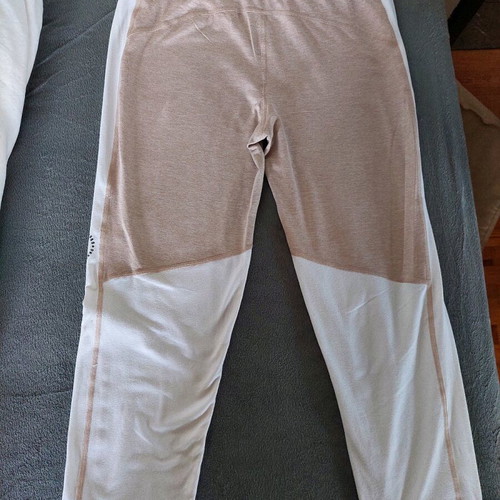 DKNY sports capri leggings medium beige and white like new