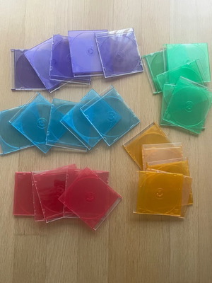 Retro style CD/DVD cases like new, pack of 25