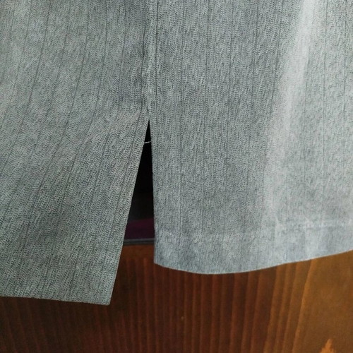Kiabi grey sleeveless dress, fitted silhouette
