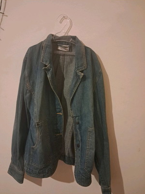 Denim jacket like new, size M, blue