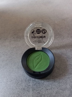 PuroBIO Cosmetics Compact Eyeshadow 17 Green Lawn like new, matte green