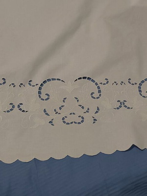 White Embroidered Curtain 100% Cotton Like New, 180x150 to 190cm