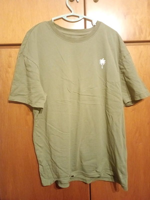 Khaki t-shirt like new with tropical print