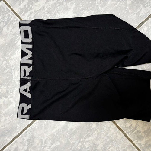Under Armour women's shorts like new, black