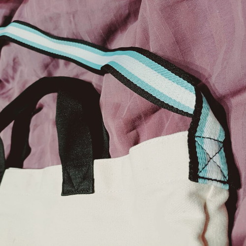 Victoria's Secret beach bag medium size new, white