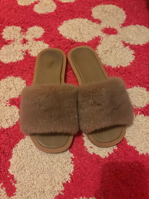 Fur slippers used, size 39, beige