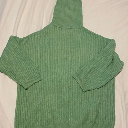 Stradivarius sweater size S green like new