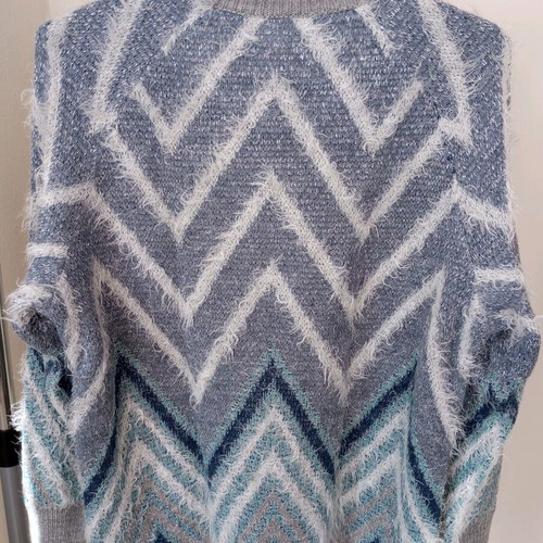 Knitted sweater used with silver details size L