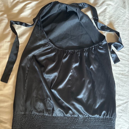 Black satin top Pink Woman like new with embroidered patterns backless