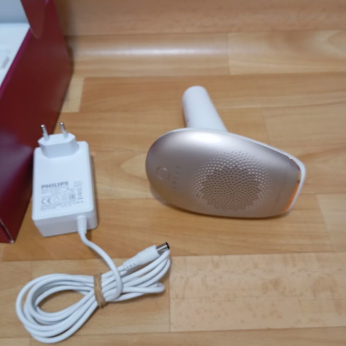 Philips laser hair removal device