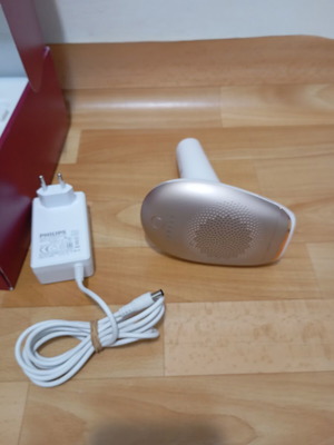 Philips laser hair removal device