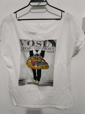 Set of 4 short-sleeve blouses like new, sizes L and M, white and red