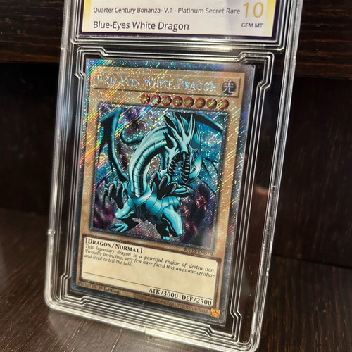 Yugioh Card Blue Eyes White Dragon like new