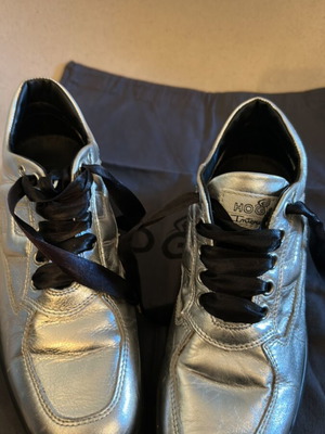 Hogan Interactive sneakers like new, silver leather, size 36