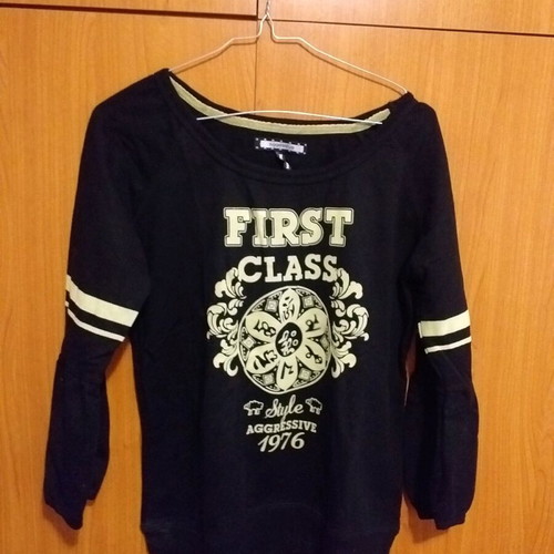 Sweatshirt like new, one size