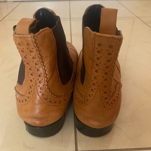 Nak Chelsea leather boots used, tan color