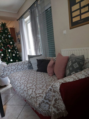 Καναπέδες μεταχειρισμένοι 4θέσιος και 2θέσιος με extra μαξιλάρια και καλύμματα