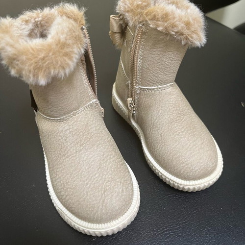 Girls boots size 22 like new, beige with fur interior