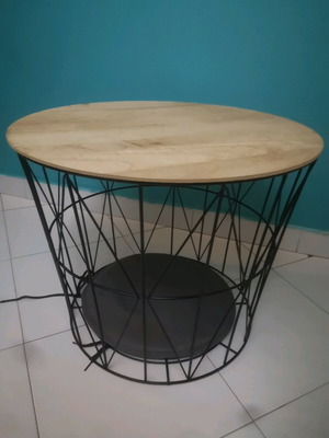 Table with storage space like new