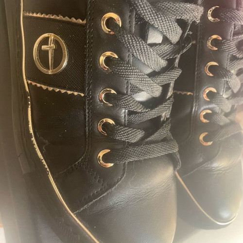 Tamaris black athletic shoes used with gold detail, size 39
