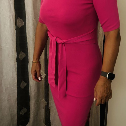 Guess dress medium pink like new with side slit