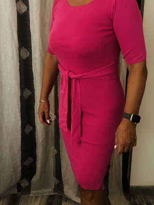 Guess dress medium pink like new with side slit