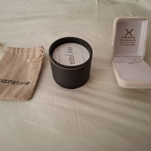 Jewelry packaging like new