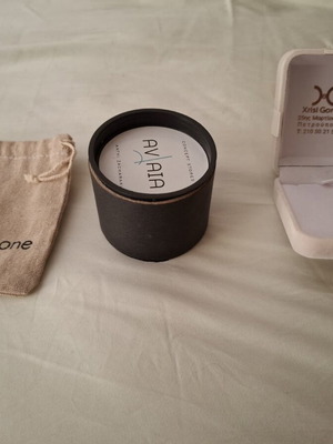 Jewelry packaging like new