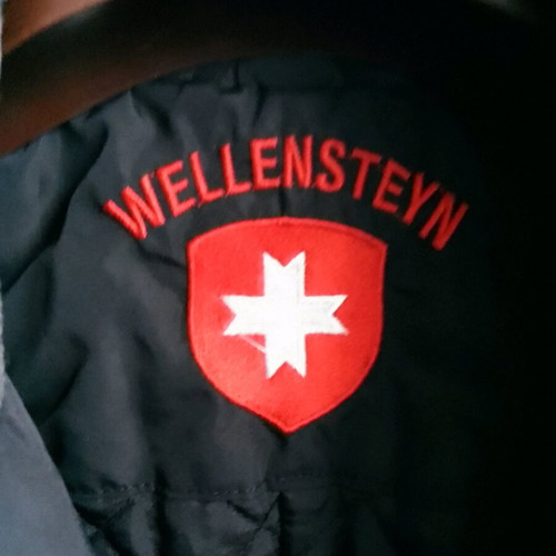 Wellensteyn women's jacket size L like new, black