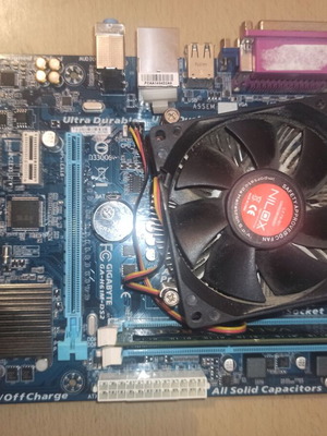 Motherboard 1155 Gigabyte GA-H61M-DS2 with CPU i3-2400 and 8GB RAM like new
