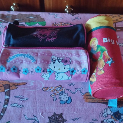 School pencil cases like new, set of 3 pieces
